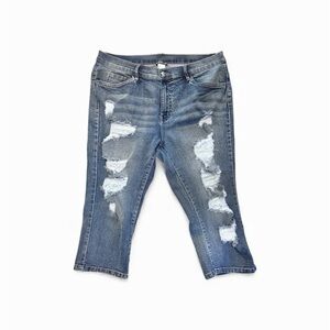 Women’s VENUS Ankle-Length/Capri Distressed Denim Jeans size 16. Hugs ur curves